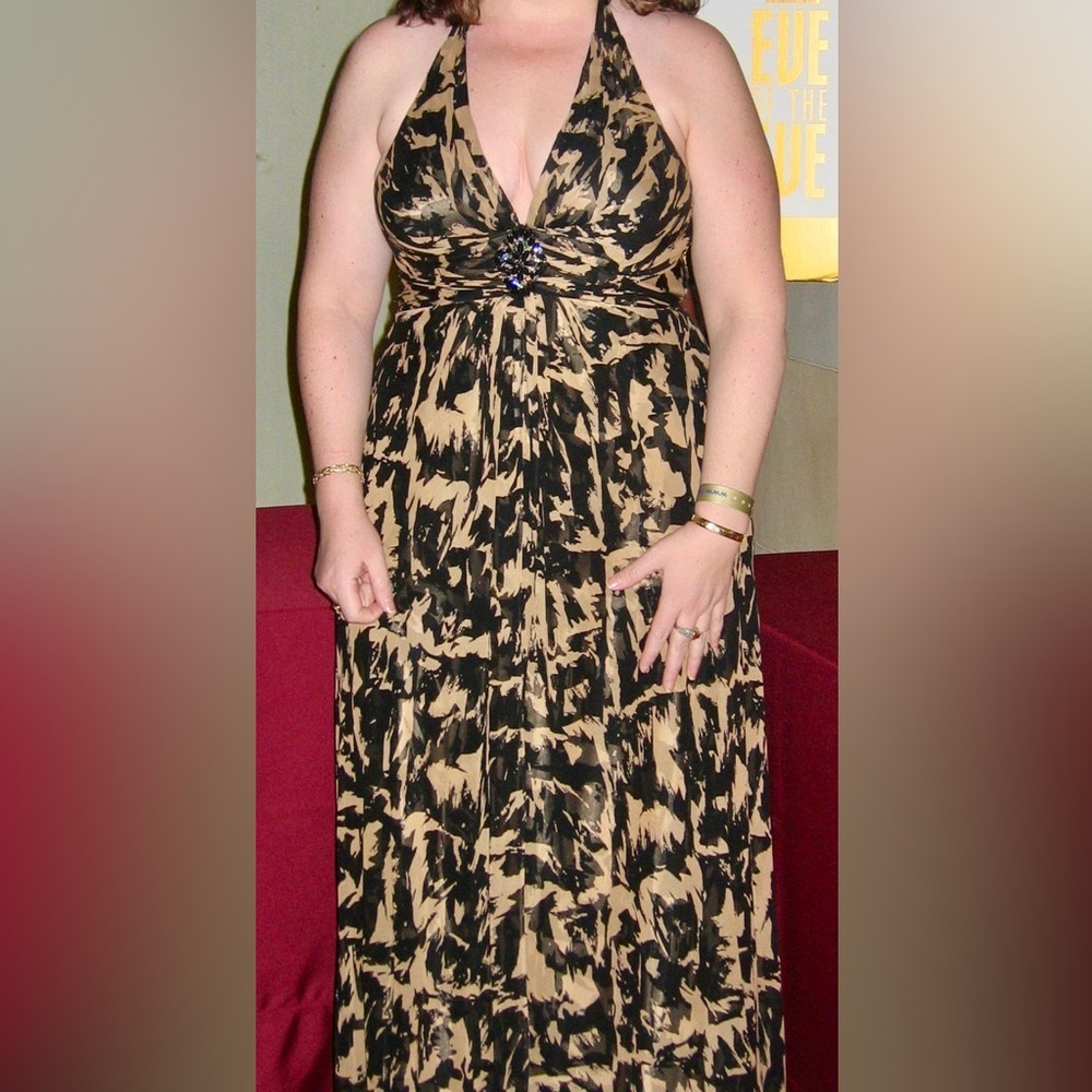 Donna Ricco Black and Camel Formal Gown 16 - Picture 13 of 13